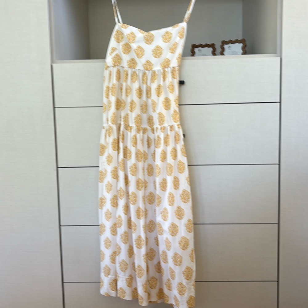 Spaghetti strap women’s size 6 dress orange and white